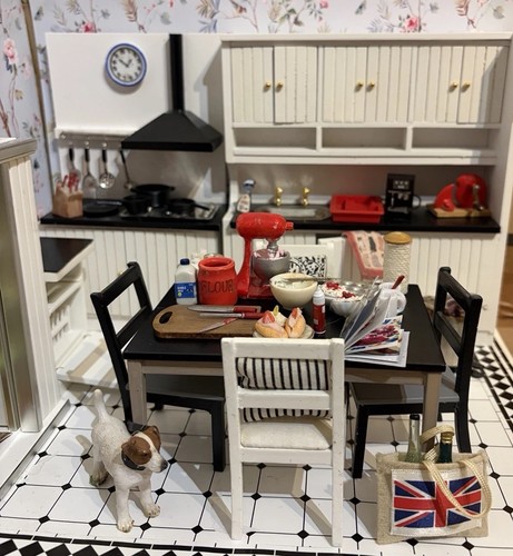 Dolls house scale kitchen - 1:12,