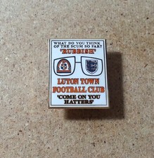 LUTON TOWN RARE COME ON YOU HATTERS ENAMEL FOOTBALL SUPPORTERS BADGE