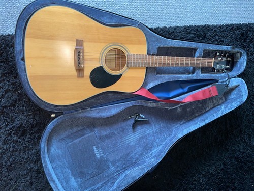 Freshman acoustic guitar - in, a