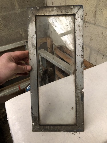 Lower front windscreen/