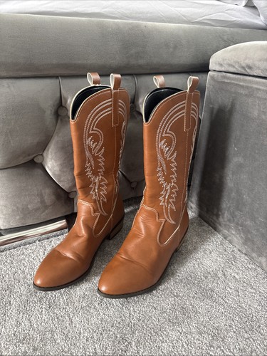 Brown cowgirl festival - cowgirl,