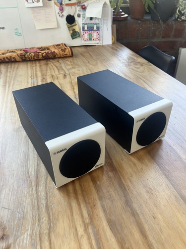 Yamaha adv bookshelf speakers - bookshelf,