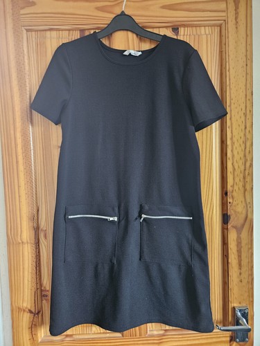 Size black short - 10,