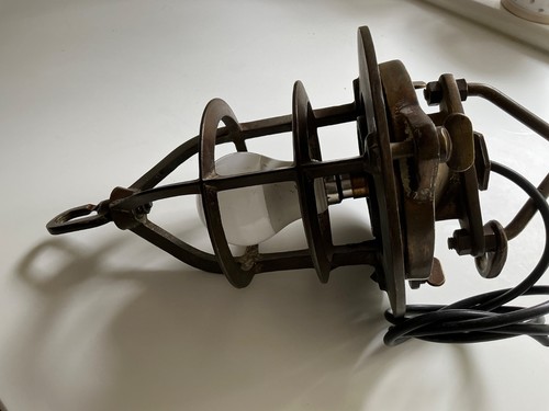 Very unusual bronze line - very,