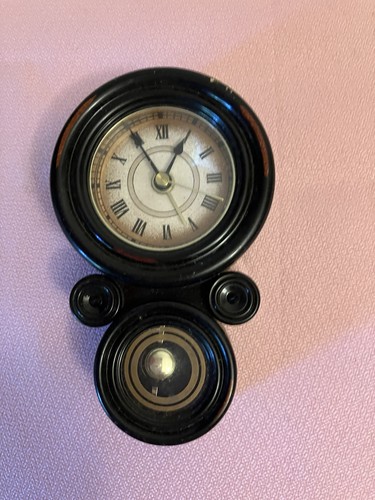 Miniature working wall clock - ,