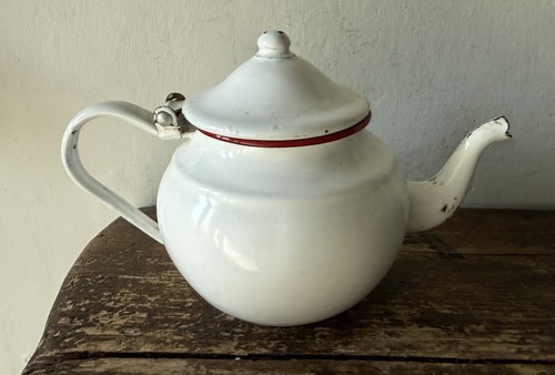 Vintage enamel tea pot - tea, with