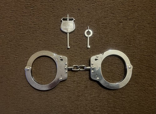 Hiatt handcuffs with two keys - with,