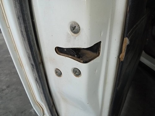 Left front door - door, 2545292