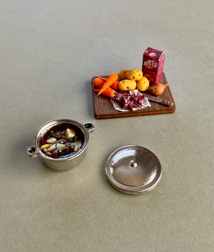 Dolls house miniature 12 - miniature, 1:12
