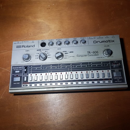 Roland 606 drum machine - tr,