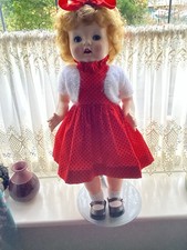 Pedigree Bended Knee Doll