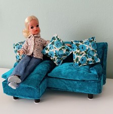 Sindy blue sofa 