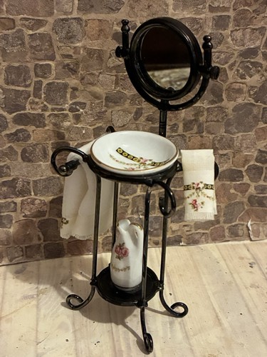 Dolls house scale - house,