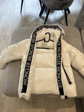 Moncler Giubbotto Medium White