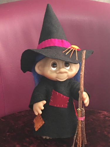 Vintage dam troll - witch,
