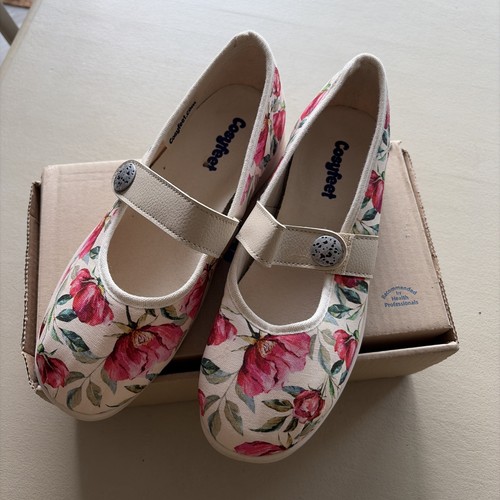 Woman cosy feet shoes - cosy,