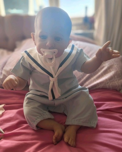Gorgeous reborn baby - reborn,