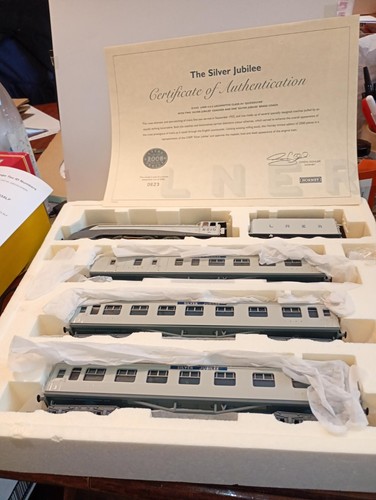 Hornby limited edition r2445 - hornby,