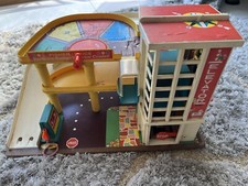 Fisher-price Vintage Toy Rare Classic Car Garage Service Centre 1970s Car Park