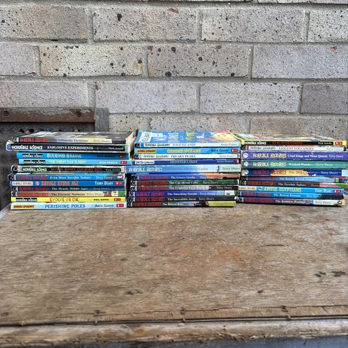 Horrible histories book set - horrible,