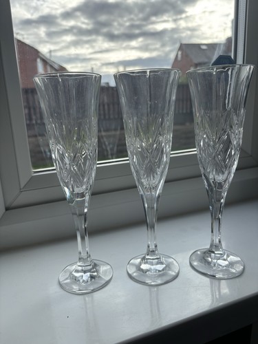 Set cut crystal - set,