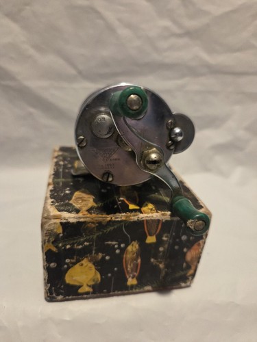 Vintage pflueger fishing reel - fishing,