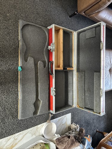 Swanflight guitar flightcases - swanflight,