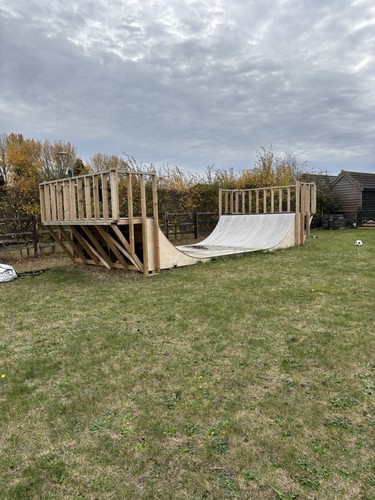 Half pipe skate ramp 6 - half, 3'h