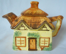 KEELE ST. POTTERY COTTAGE WARE
