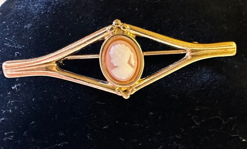 Lovely vintage gold tone - lovely,