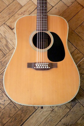 Vintage acoustic guitar - vintage,