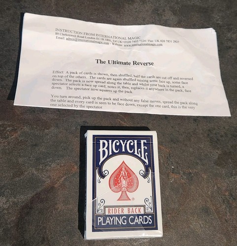 Closeup card magic - closeup,