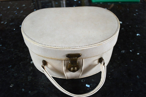 Vintage cream vinyl vanity