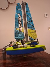 LEGO Technic 42105 Catamaran