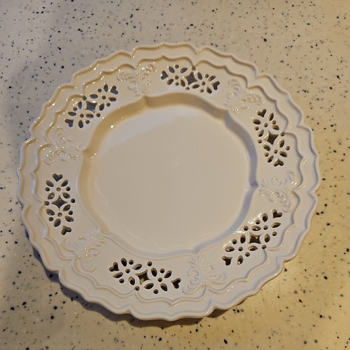 Occasions royal creamware - by,
