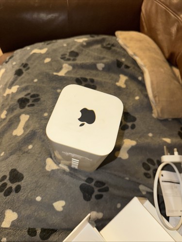 Apple airport time - airport, capsule