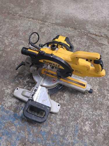 Excellent condition dewalt - excellent,