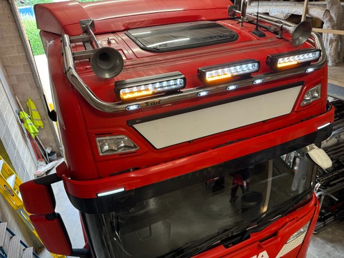 Roof light bar - roof,