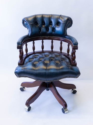 Chesterfield captains desk