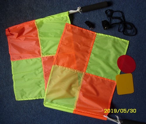 Referee flags 2 whistles - 2, flags,