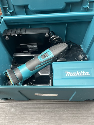 Makita multi tool - 18v, boxed