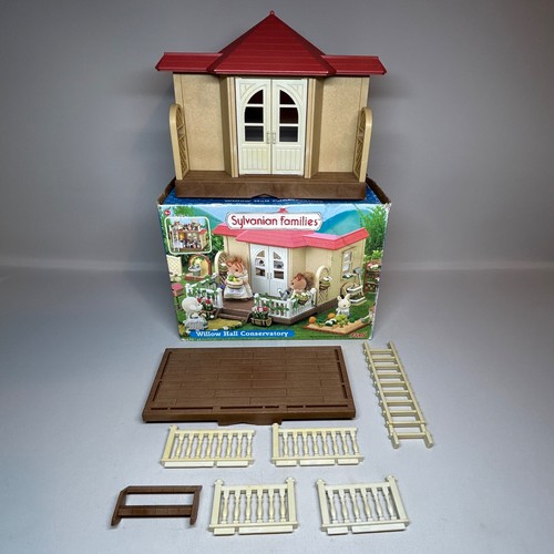 Sylvanian families willow hall - families,