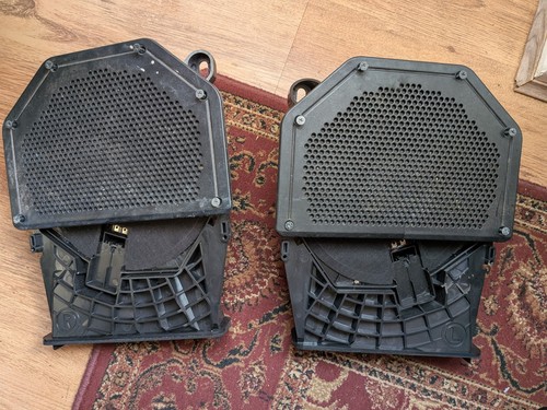 Floor speakers left - left, right