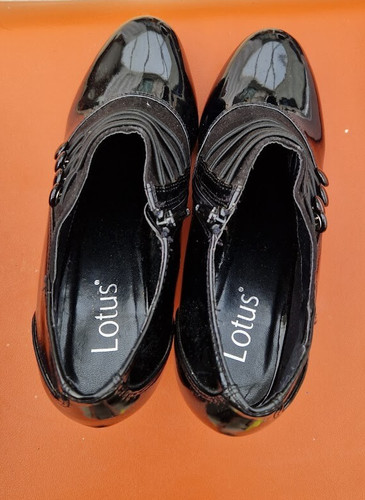 Lotus black leather - black,