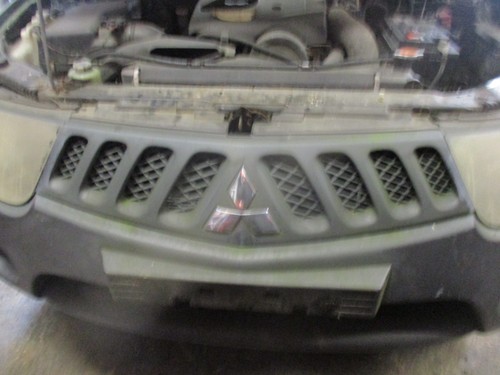 Mitsubishi l200 front - mitsubishi, grille