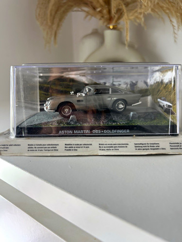Aston martin james bond - martin,
