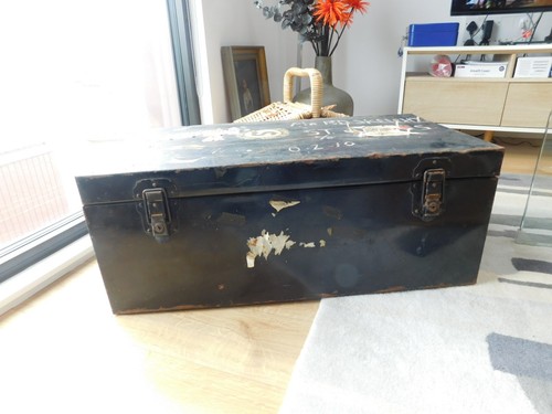 Vintage black metal - black, trunk