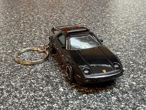 Porsche 928s keychain black - porsche,