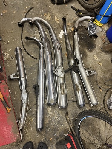 Suzuki 750 exhaust pipes - suzuki,