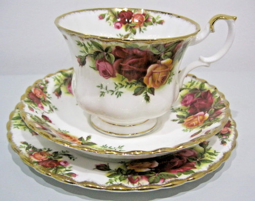 Royal albert old - old, roses